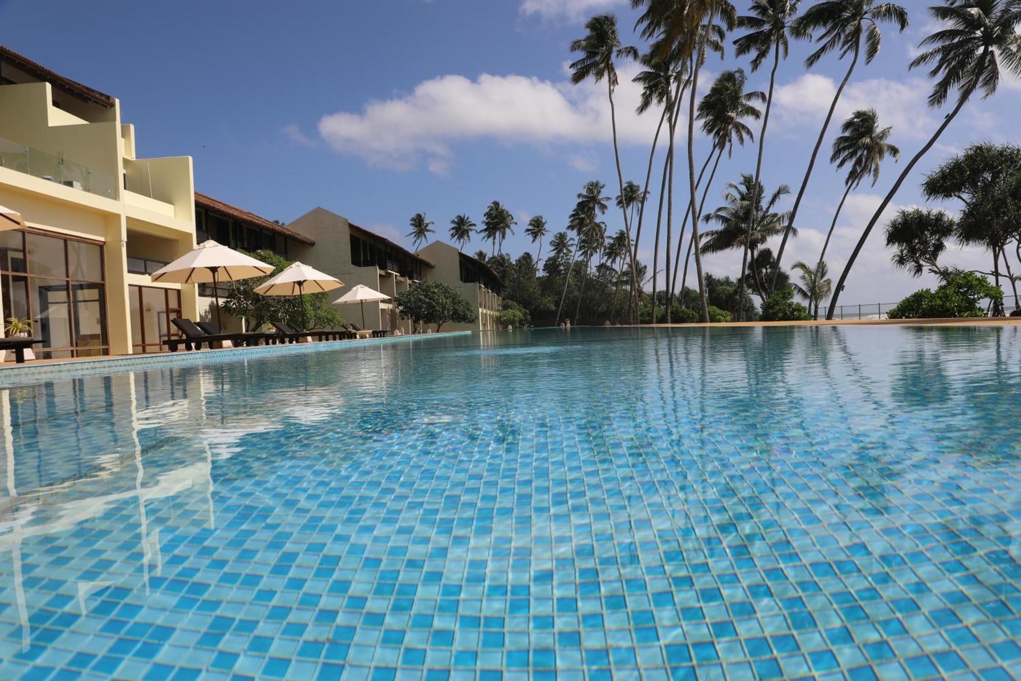 Grand Beach Wadduwa Exterior photo