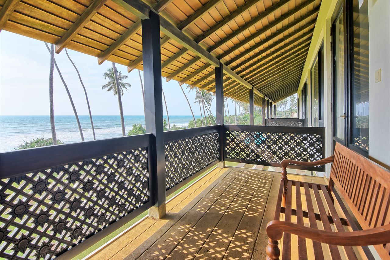 Grand Beach Wadduwa Exterior photo