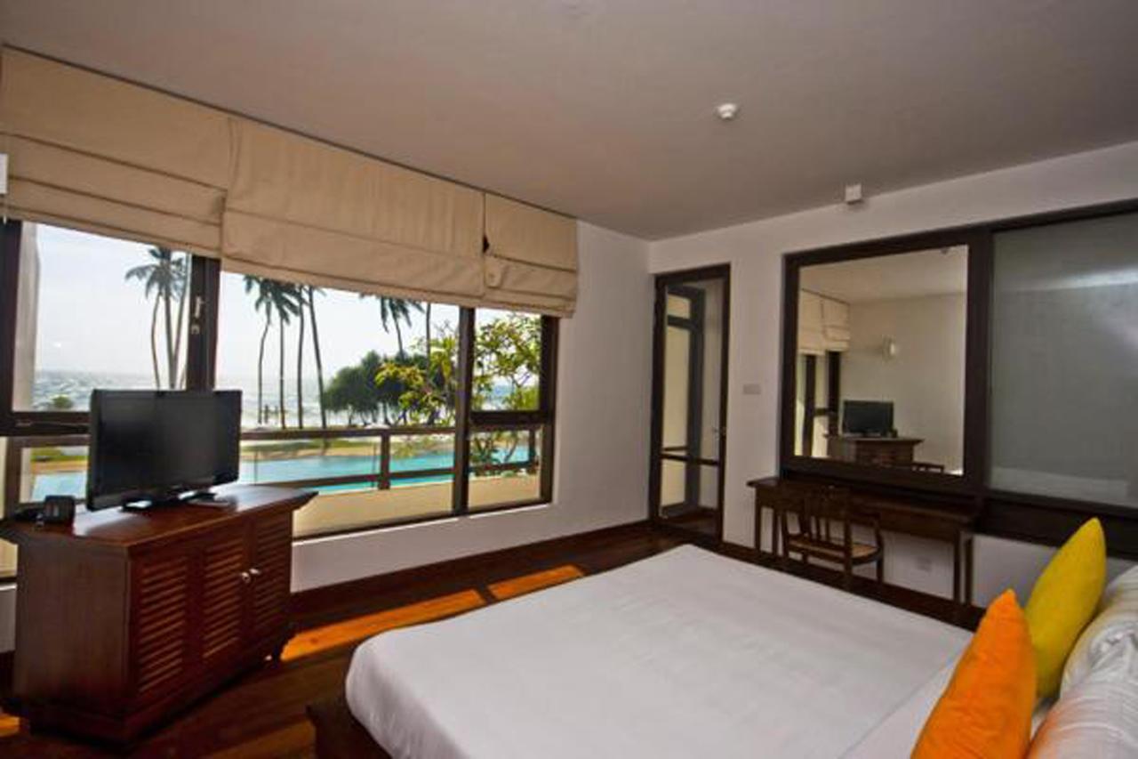 Grand Beach Wadduwa Exterior photo