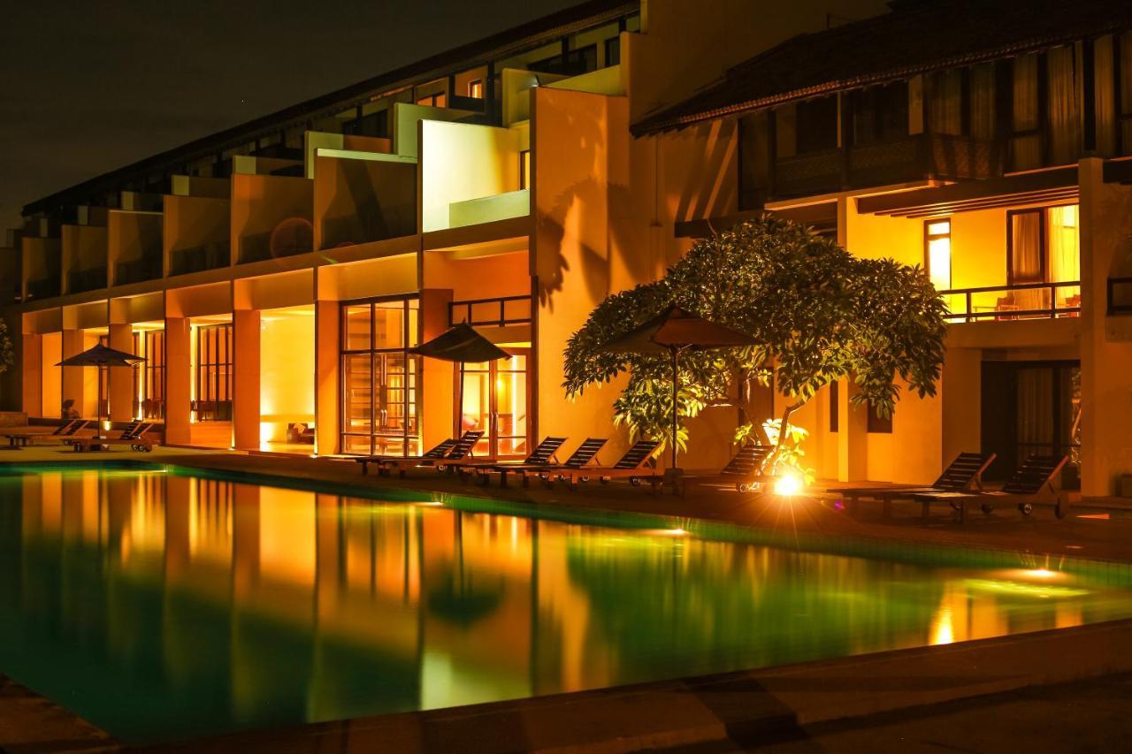 Grand Beach Wadduwa Exterior photo